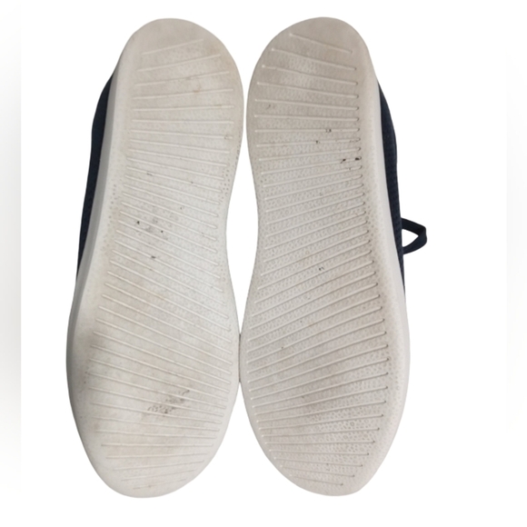 Allbirds Blue and White Sneakers Minimalist Design - Picture 3 of 5